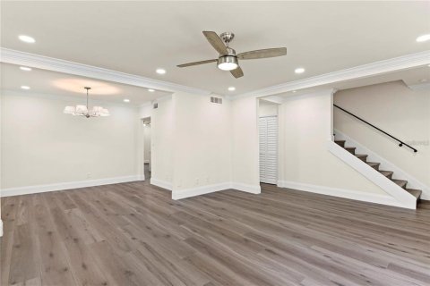 Touwnhouse à louer à Orlando, Floride: 3 chambres, 186.92 m2 № 2406380 - photo 8
