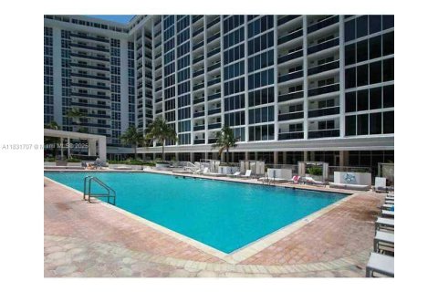 Condominio en alquiler en Bal Harbour, Florida, 1 dormitorio, 83.24 m2 № 1818054 - foto 24
