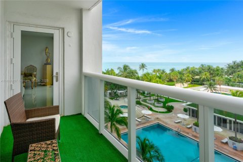 Condominio en alquiler en Bal Harbour, Florida, 1 dormitorio, 83.24 m2 № 1818054 - foto 22