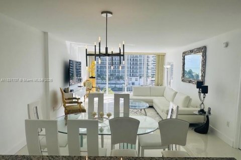 Condominio en alquiler en Bal Harbour, Florida, 1 dormitorio, 83.24 m2 № 1818054 - foto 13