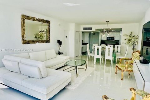 Condominio en alquiler en Bal Harbour, Florida, 1 dormitorio, 83.24 m2 № 1818054 - foto 5