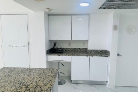 Condominio en alquiler en Bal Harbour, Florida, 1 dormitorio, 83.24 m2 № 1818054 - foto 16