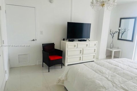 Condominio en alquiler en Bal Harbour, Florida, 1 dormitorio, 83.24 m2 № 1818054 - foto 10