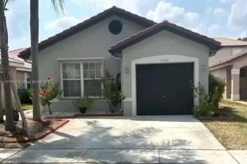 Casa en venta en Miramar, Florida, 3 dormitorios, 113.43 m2 № 1693829 - foto 1