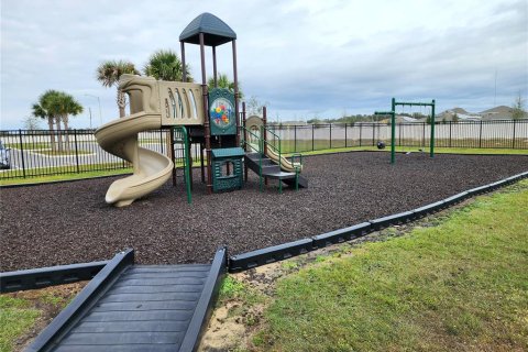 Casa en alquiler en Haines City, Florida, 5 dormitorios, 194.17 m2 № 1813090 - foto 19