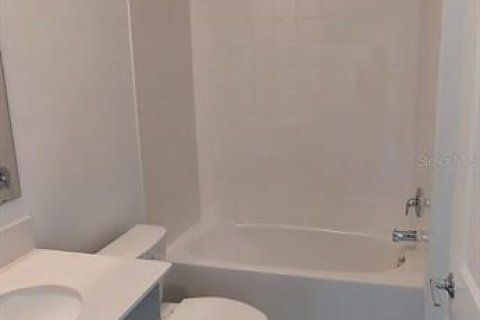 Casa en alquiler en Haines City, Florida, 5 dormitorios, 194.17 m2 № 1813090 - foto 12