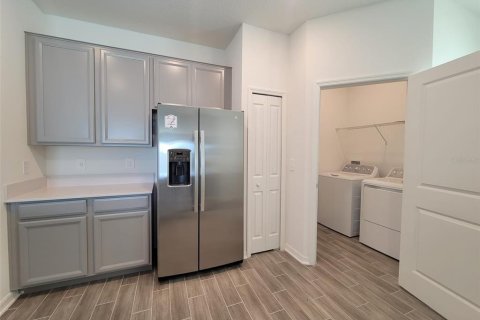 Casa en alquiler en Haines City, Florida, 5 dormitorios, 194.17 m2 № 1813090 - foto 4