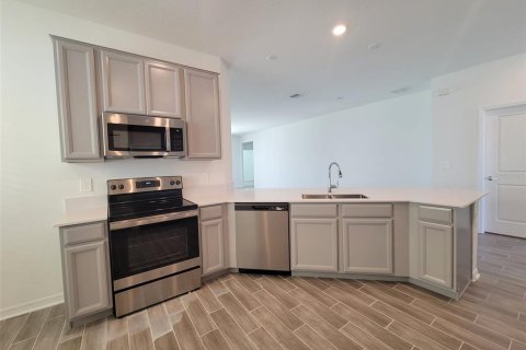 Casa en alquiler en Haines City, Florida, 5 dormitorios, 194.17 m2 № 1813090 - foto 3