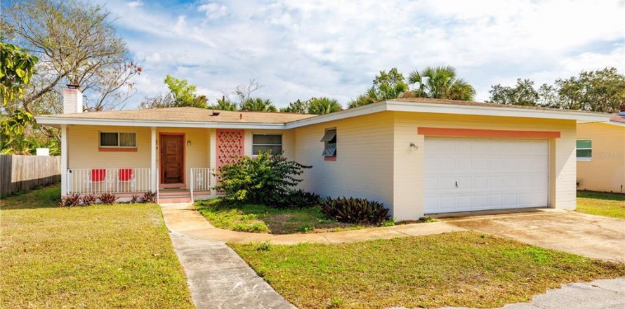 House in Daytona Beach, Florida 4 bedrooms, 175.59 sq.m. № 1833445