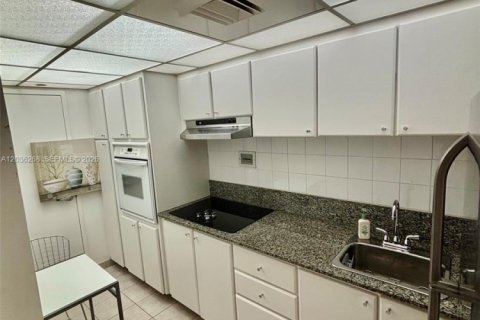 Copropriété à louer à Miami Beach, Floride: 57.51 m2 № 2084272 - photo 2