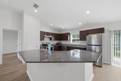 Casa en venta en Citrus Springs, Florida, 4 dormitorios, 151.8 m2 № 2383318 - foto 11
