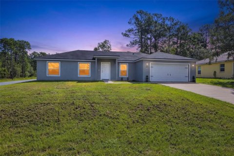 Casa en Citrus Springs, Florida 4 dormitorios, 151.8 m2 № 2383318