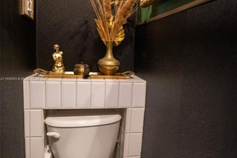Купить коммерческую недвижимость в Майами, Флорида № 1937581 - фото 23