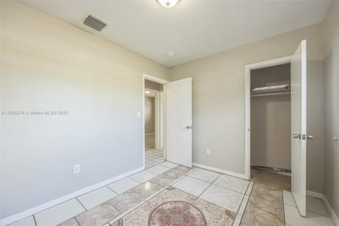 House in Lauderhill, Florida 3 bedrooms, 144.18 sq.m. № 1823706 - photo 11