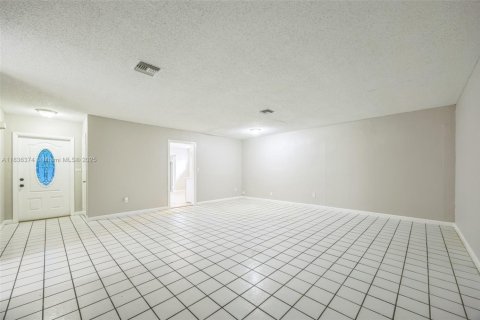 House in Lauderhill, Florida 3 bedrooms, 144.18 sq.m. № 1823706 - photo 20
