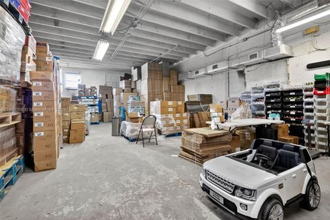 Propiedad comercial en venta en Hallandale Beach, Florida № 2012776 - foto 22