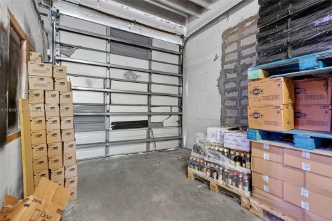Propiedad comercial en venta en Hallandale Beach, Florida № 2012776 - foto 21