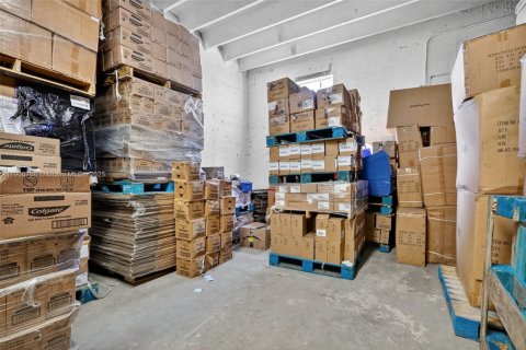 Propiedad comercial en venta en Hallandale Beach, Florida № 2012776 - foto 24