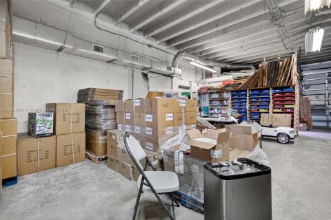 Propiedad comercial en venta en Hallandale Beach, Florida № 2012776 - foto 25