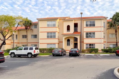 Condo in Margate, Florida, 2 bedrooms  № 2000966 - photo 5