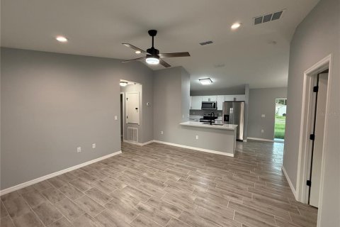 House in Ocala, Florida 3 bedrooms, 108.97 sq.m. № 1803517 - photo 2