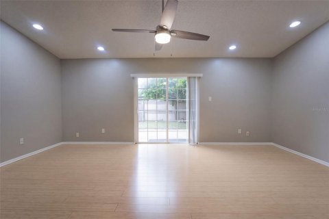 Touwnhouse à vendre à Sanford, Floride: 2 chambres, 103.68 m2 № 2406698 - photo 3