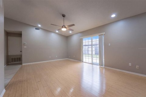 Touwnhouse à vendre à Sanford, Floride: 2 chambres, 103.68 m2 № 2406698 - photo 6