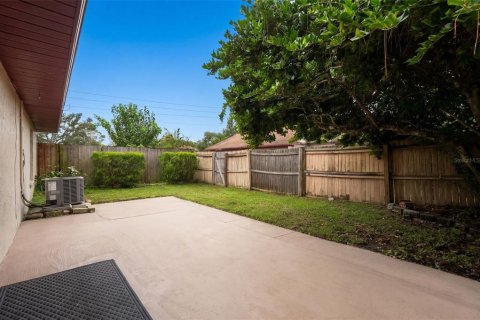 Touwnhouse à vendre à Sanford, Floride: 2 chambres, 103.68 m2 № 2406698 - photo 23