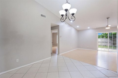 Touwnhouse à vendre à Sanford, Floride: 2 chambres, 103.68 m2 № 2406698 - photo 8