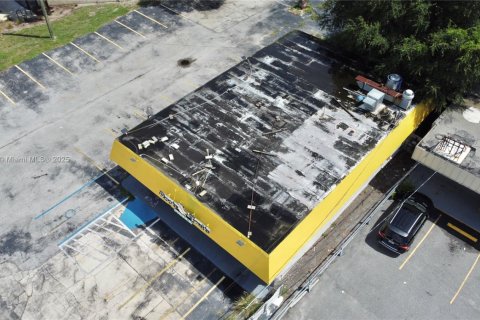 Купить коммерческую недвижимость в Джэксонвилл, Флорида № 1979230 - фото 2