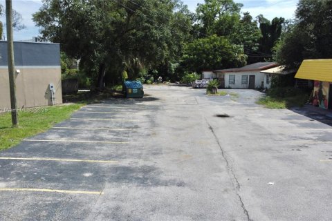 Купить коммерческую недвижимость в Джэксонвилл, Флорида № 1979230 - фото 10