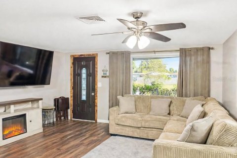 Villa ou maison à vendre à New Port Richey, Floride: 4 chambres, 144 m2 № 2431623 - photo 6
