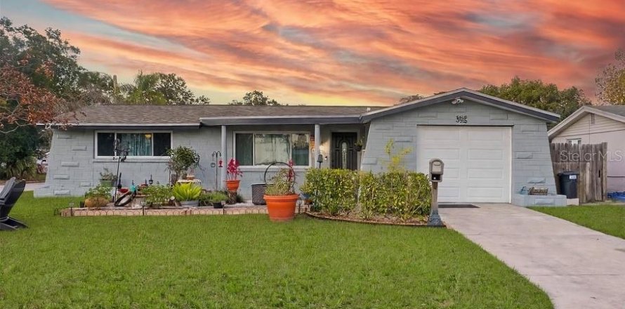 Villa ou maison à New Port Richey, Floride 4 chambres, 144 m2 № 2431623