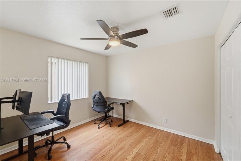 Villa ou maison à louer à Weston, Floride: 3 chambres, 144.18 m2 № 2071369 - photo 20