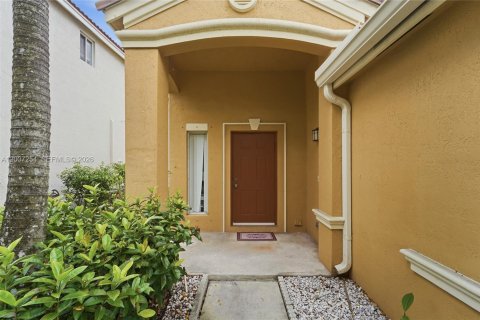 Villa ou maison à louer à Weston, Floride: 3 chambres, 144.18 m2 № 2071369 - photo 4