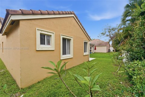 Villa ou maison à louer à Weston, Floride: 3 chambres, 144.18 m2 № 2071369 - photo 29