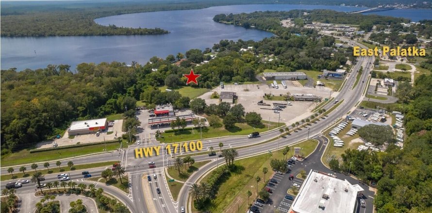 Commercial property in East Palatka, Florida № 773319