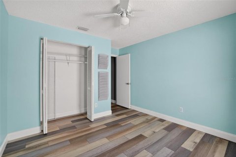 House in Valrico, Florida 3 bedrooms, 174.66 sq.m. № 2110181 - photo 28