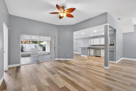 House in Valrico, Florida 3 bedrooms, 174.66 sq.m. № 2110181 - photo 8