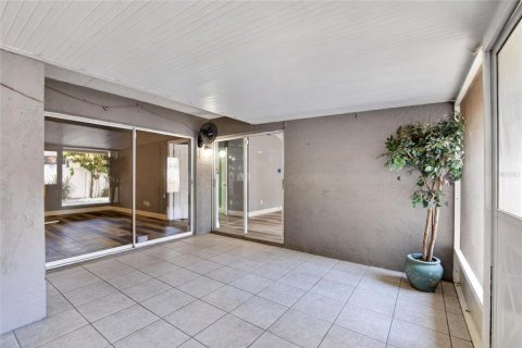 House in Valrico, Florida 3 bedrooms, 174.66 sq.m. № 2110181 - photo 30