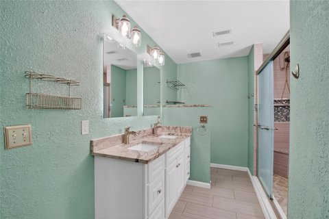 House in Valrico, Florida 3 bedrooms, 174.66 sq.m. № 2110181 - photo 19