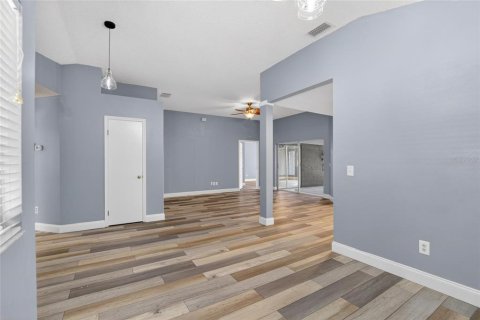House in Valrico, Florida 3 bedrooms, 174.66 sq.m. № 2110181 - photo 6