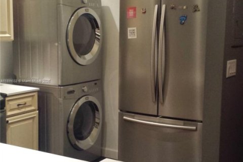 Снять в аренду кондоминиум в Майами, Флорида 2 спальни, 81.01м2, № 1951044 - фото 6