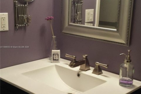 Снять в аренду кондоминиум в Майами, Флорида 2 спальни, 81.01м2, № 1951044 - фото 16