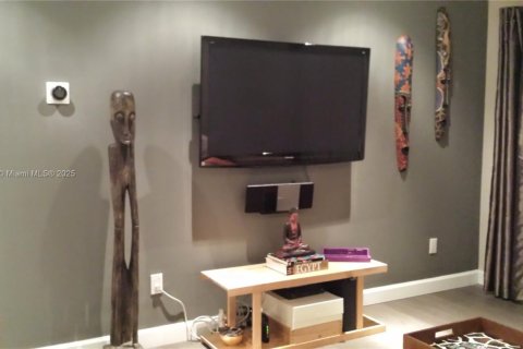 Снять в аренду кондоминиум в Майами, Флорида 2 спальни, 81.01м2, № 1951044 - фото 19