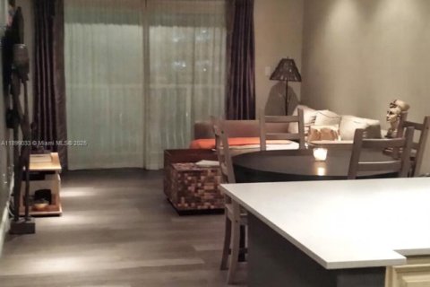 Снять в аренду кондоминиум в Майами, Флорида 2 спальни, 81.01м2, № 1951044 - фото 2