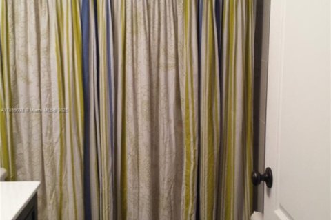 Снять в аренду кондоминиум в Майами, Флорида 2 спальни, 81.01м2, № 1951044 - фото 17