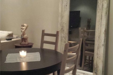 Снять в аренду кондоминиум в Майами, Флорида 2 спальни, 81.01м2, № 1951044 - фото 18