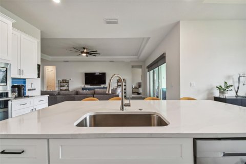 Villa ou maison à vendre à Wesley Chapel, Floride: 3 chambres, 231.98 m2 № 1743333 - photo 15