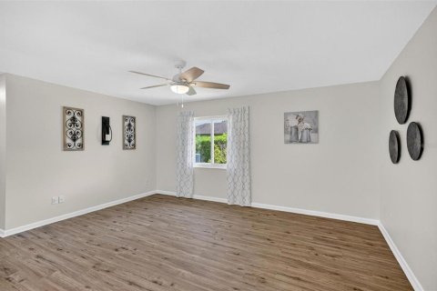 House in Palm Coast, Florida 4 bedrooms, 169.08 sq.m. № 1903218 - photo 20